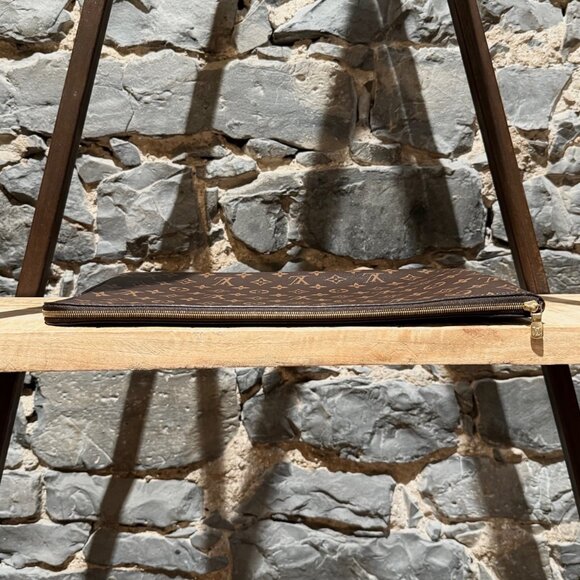 Louis Vuitton Etui Voyage Brown Monogram GM Pouch - Picture 5 of 16